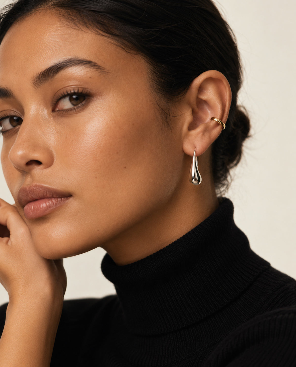 Medium Teardrop Threader Earrings