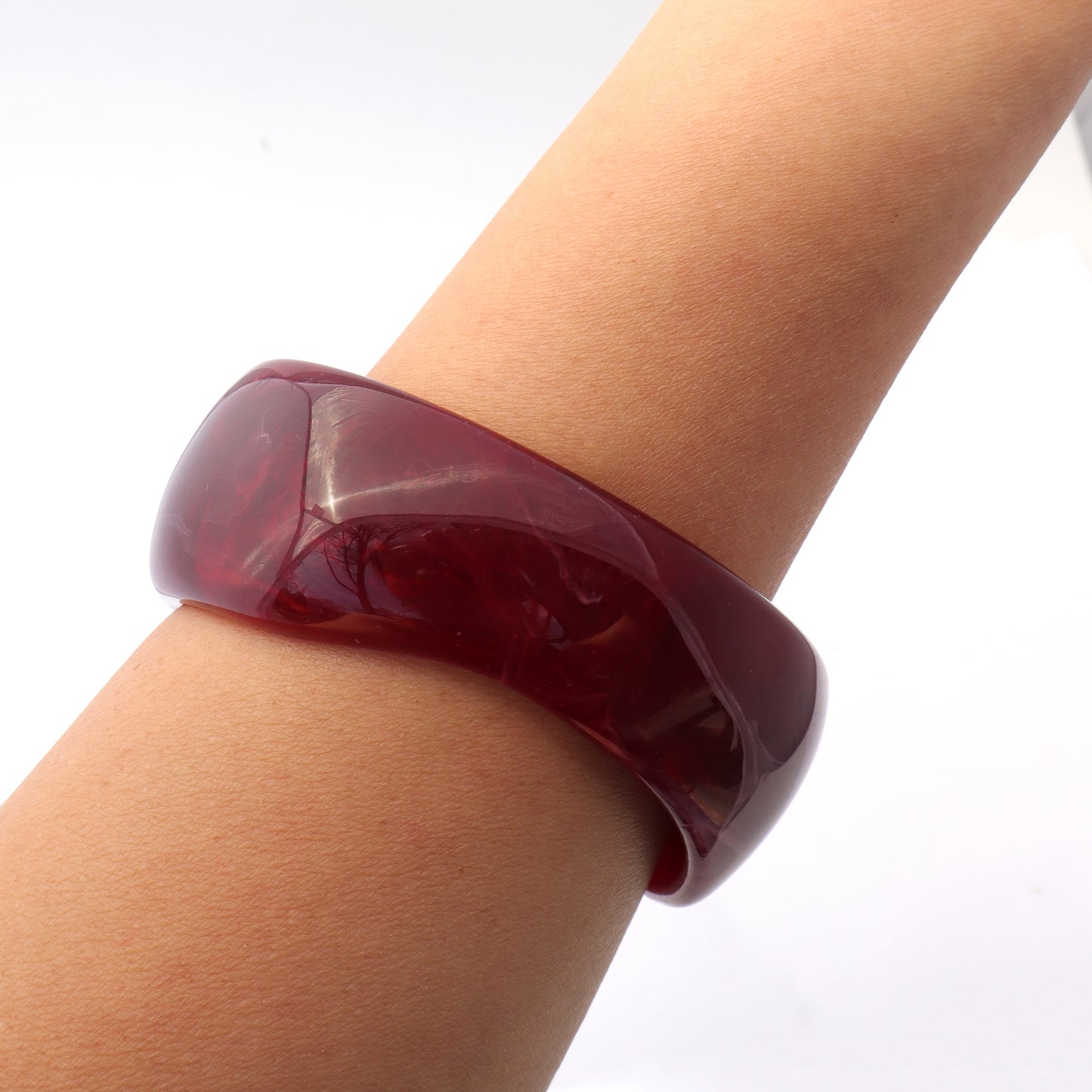 Raspberry Resin Forma Bangle
