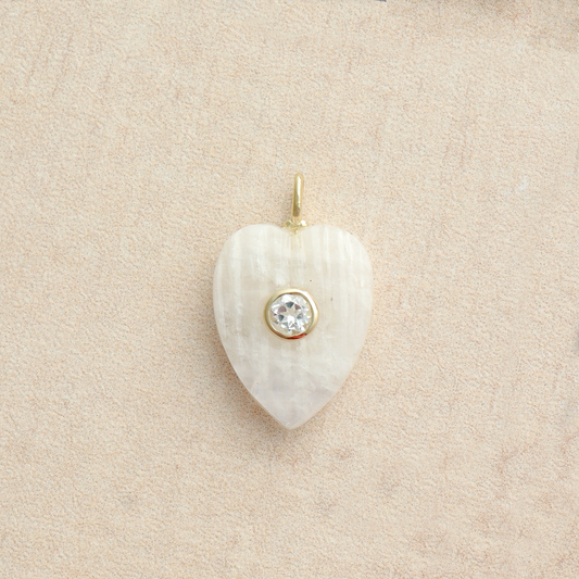 Medium Amie Ribbed Moonstone Heart Pendant