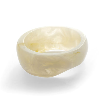 Bone Resin Forma Bangle