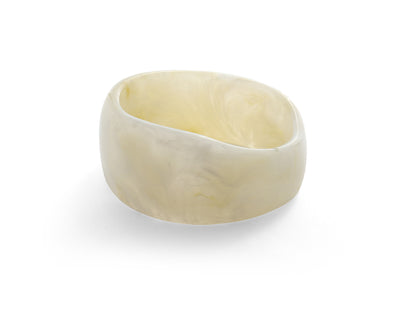 Bone Resin Forma Bangle